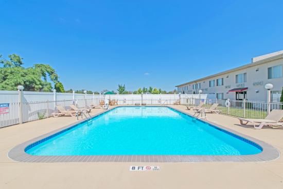 Ramada By Wyndham Vineland Millville Area