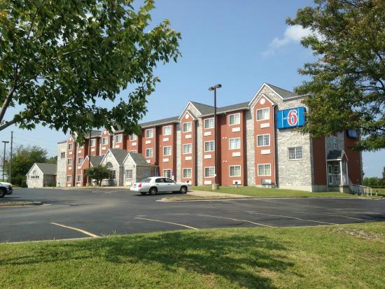 Motel 6 Olathe KS