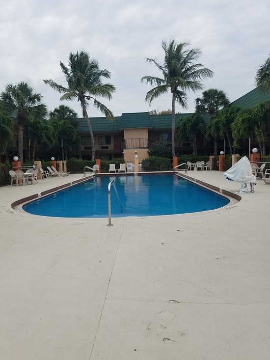Super 8 by Wyndham Riviera Beach West Palm Beach