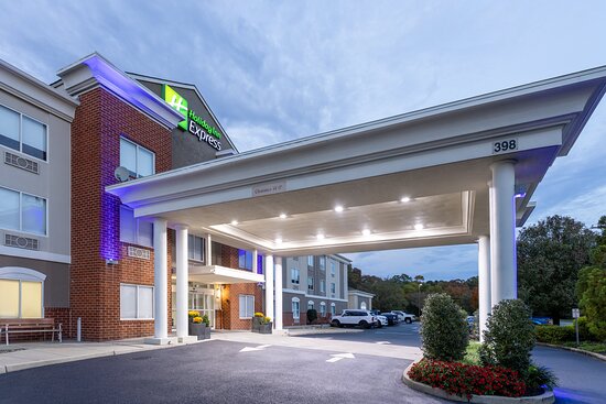 Holiday Inn Express & Suites Vineland Millville by IHG