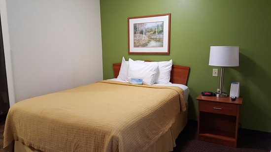 Days Inn & Suites by Wyndham Rochester Mayo Clinic South