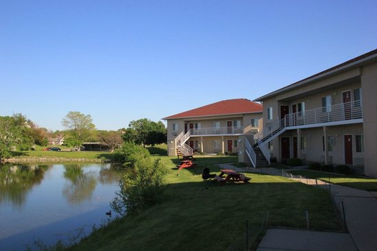 Super 8 by Wyndham Indianapolis/NE/Castleton Area