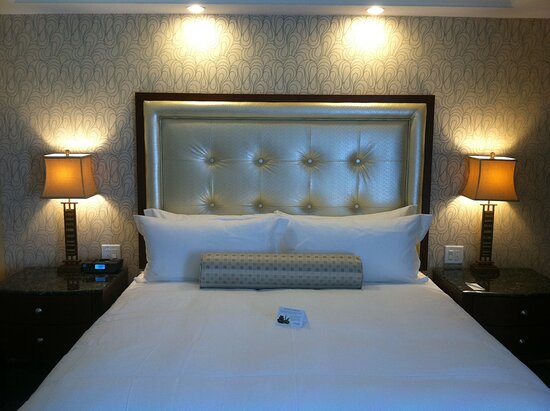 Town & Country Inn and Suites