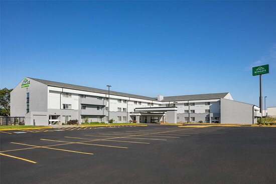 Wingate by Wyndham Lincoln Airport East