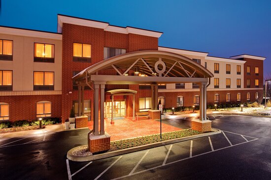 Holiday Inn Express & Suites Bethlehem Arpt-Allentown Area by IHG