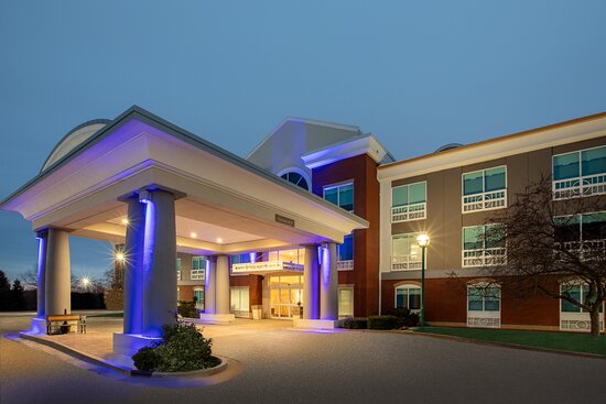 Holiday Inn Express & Suites Grand Rapids-north By IHG