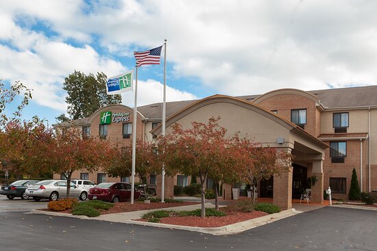 Holiday Inn Express & Suites Canton by IHG