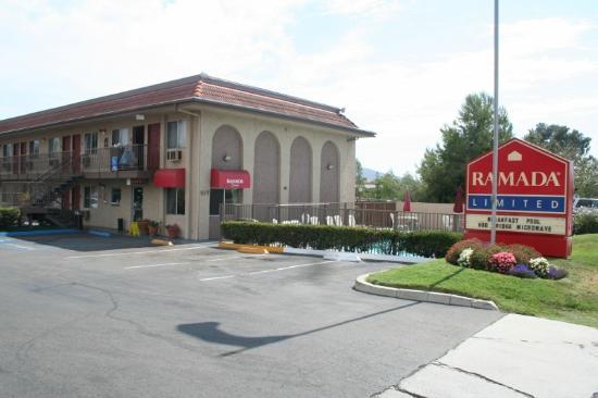 Days Inn by Wyndham San Marcos