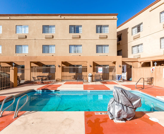 Ramada by Wyndham Santa Fe