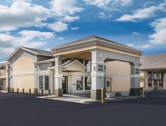 Super 8 by Wyndham Oklahoma Airport Fairgrounds West