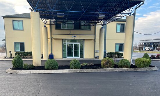 Howard Johnson by Wyndham Clarksville Tennessee