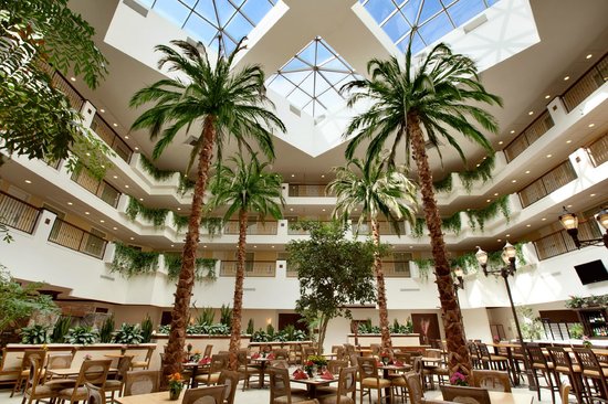 Embassy Suites By Hilton La Quinta Hotel & Spa