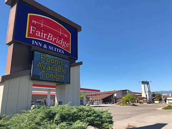 FairBridge Inn & Suites And Outlaw Convention Center
