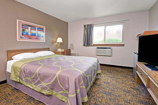 Super 8 by Wyndham Indianapolis/Emerson Ave
