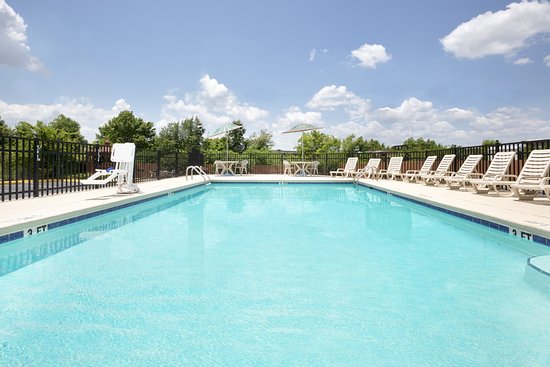 Days Inn by Wyndham Columbus-North Fort Benning