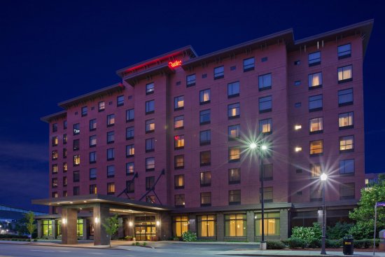 Hampton Inn & Suites Pittsburgh-Downtown