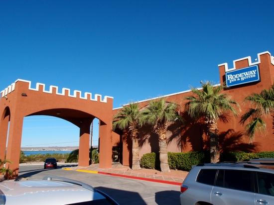 Rodeway Inn & Suites