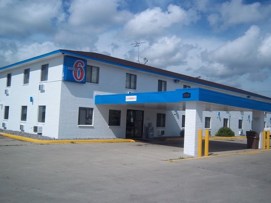 Motel 6 Fargo South