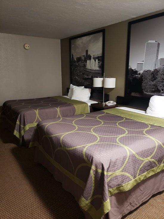 Super 8 by Wyndham Oklahoma/Frontier City