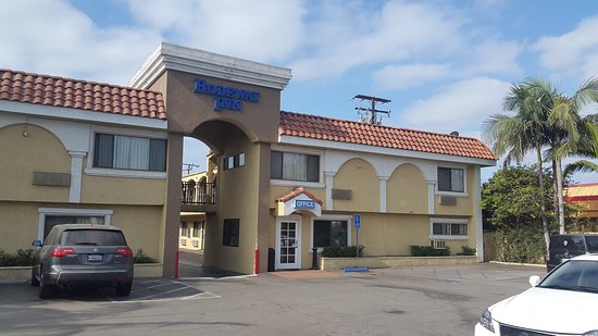 Rodeway Inn & Suites