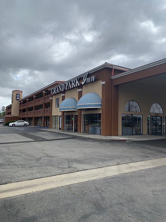 Grand Park Inn