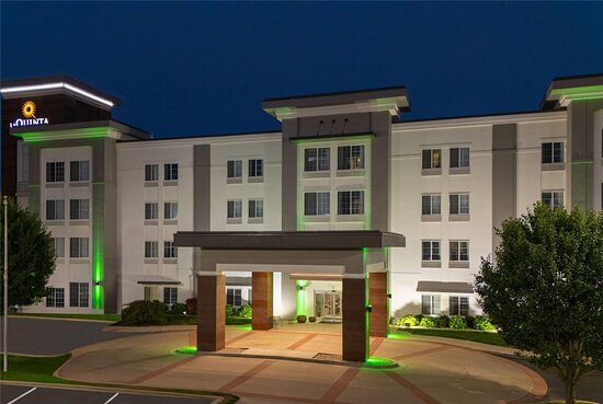 La Quinta Inn & Suites by Wyndham Columbus - Edinburgh