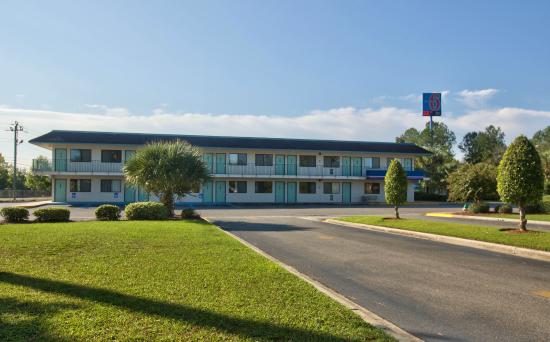Motel 6 Valdosta University
