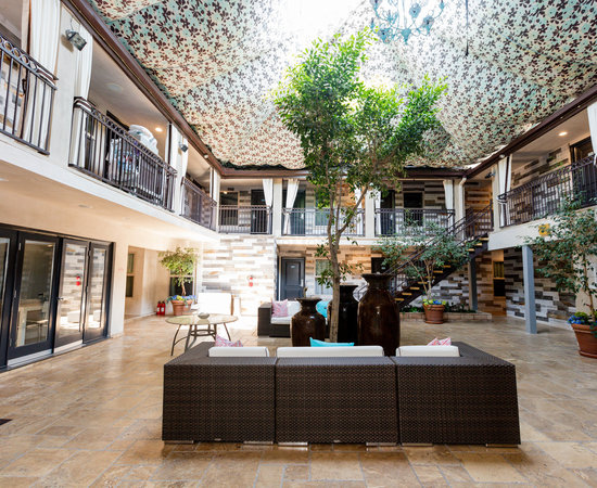 L.A. Sky Boutique Hotel