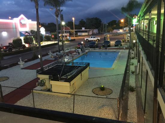 Budget Inn