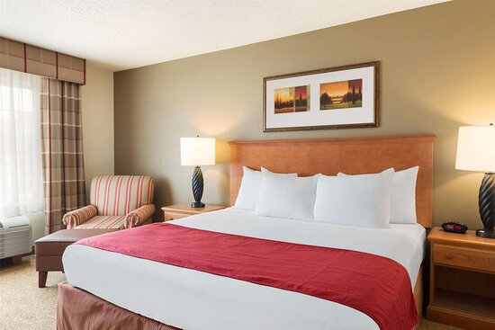 Country Inn & Suites by Radisson, Davenport, IA
