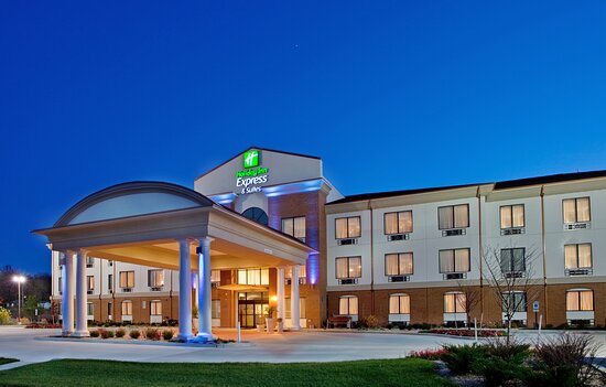 Holiday Inn Express & Suites St Charles By IHG