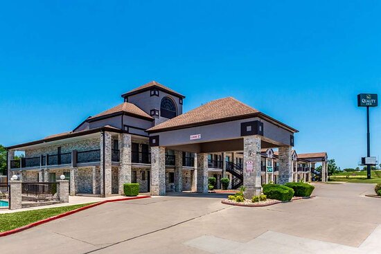 Quality Inn I-10 East Near Frost Bank Center