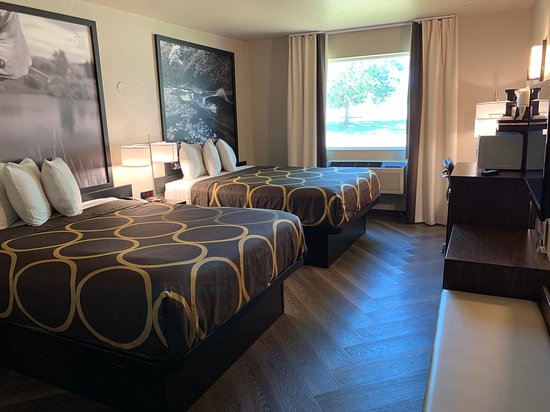 Super 8 by Wyndham Greeley