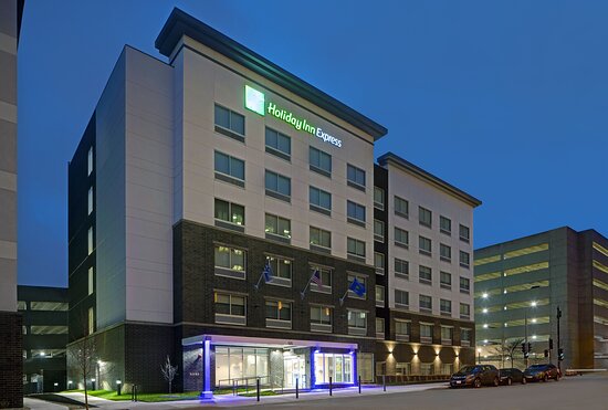 Holiday Inn Express Milwaukee Downtown By IHG