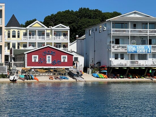 Clarion Hotel Beachfront