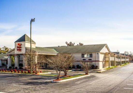 Econo Lodge & Suites