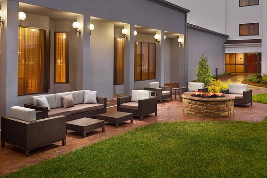 Courtyard by Marriott Charlotte SouthPark