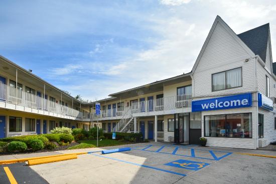 Motel 6 Hartford - Southington