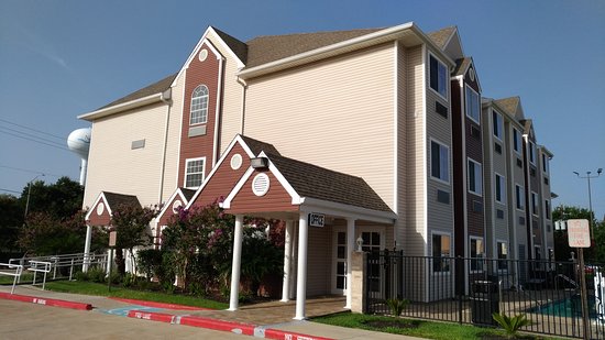 Microtel Inn & Suites by Wyndham Houston