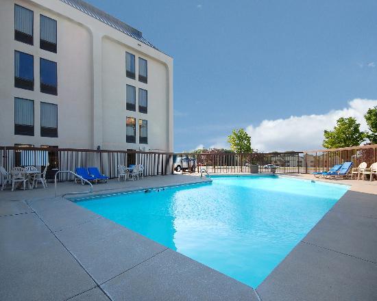 New Victorian Inn & Suites