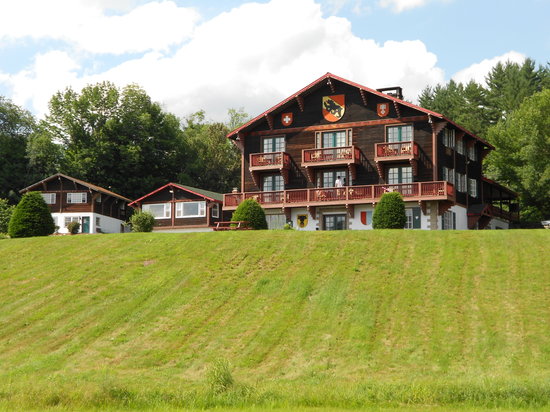 Swiss Chalets Village Inn