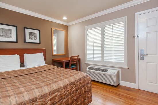 Days Inn by Wyndham San Francisco S/Oyster Point Airport