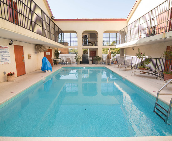 Days Inn by Wyndham Destin