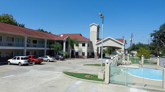 Super 8 by Wyndham Houston/Brookhollow NW