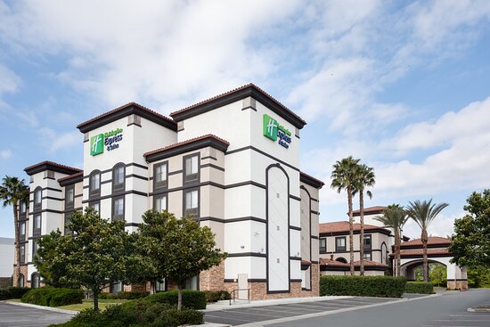 Holiday Inn Express & Suites Ontario Airport by IHG