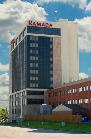 Ramada by Wyndham Topeka Downtown Hotel & Convention Center