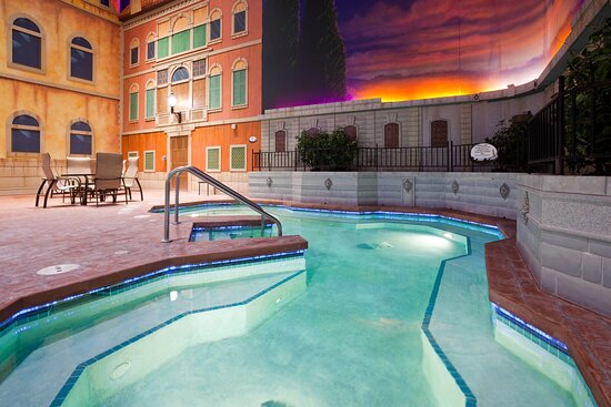 Holiday Inn & Suites Maple Grove Nw Mpls-arbor Lks By IHG