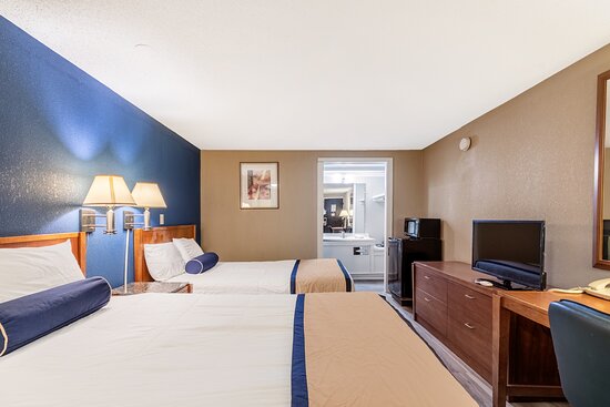 Rodeway Inn & Suites