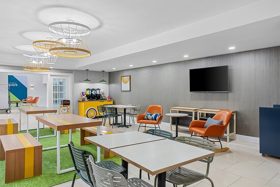 Spark by Hilton Des Plaines Chicago O'Hare