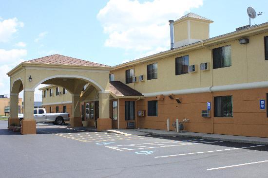 Super 8 by Wyndham Muncie/Ball St. College Area